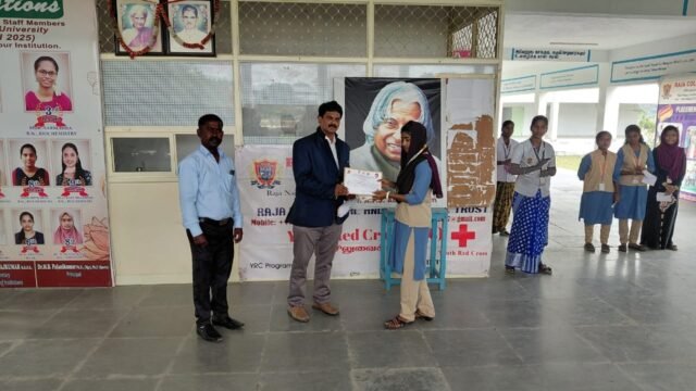 *Our department of Bio-Chemistry II Year student M. SAMIMA won Gold Medal (100 meters Swimming ) and Bronze Medal ( 200 meters Swimming )  at CM Trophy, Statdium, Ramanathapuram. Our College Principal distributed certificates & Medals in the Presence of Physical Director.*