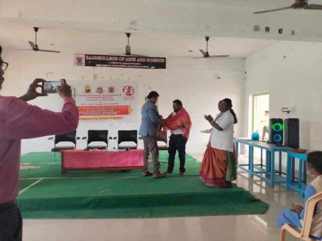 The Entrepreneurship Development cell EDC, Raja College of arts and science college, Organized a one day workshop on the "Nimirdhu Nil "Idea Generation Awareness Programme on (23.01.2026).More than 200 students participated in the programme. The Resource person was Er. T. Ponvel murugan, District programme manager(EDII-TN), Ramanathapuram. Delivered the creativity innovation and Entrepreneurship among the students. The event brought together aspiring entrepreneurs students to brainstorm and develop innovative business idea. Our Principal Dr. M. B. Palanikumar inaugurated the occasion. Welcome addressed by Dr. K. Ramanujam Assistant Professor and Head, Department of chemistry, Felicitation addressed  by  Dr. R. Thillai Raj Kumar, secretary, Raja group of institutions. Vote of thanks by Mrs. Nandhini priya.